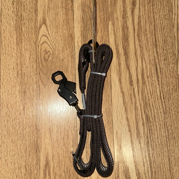 Large 6’ x 1” rain, defender, durable water repellent, Carhartt dog leash - Picture 4 of 4